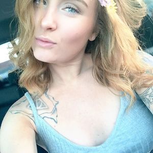 Meet your Posher, Alexia